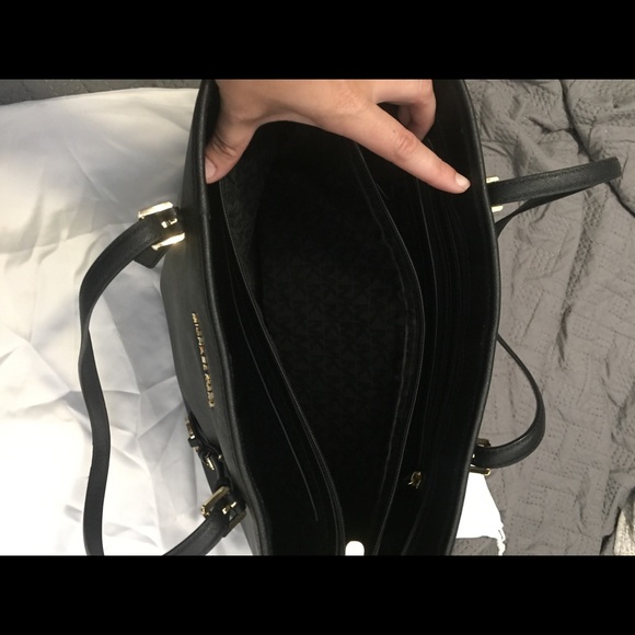 Michael Kors black tote - Picture 4 of 5